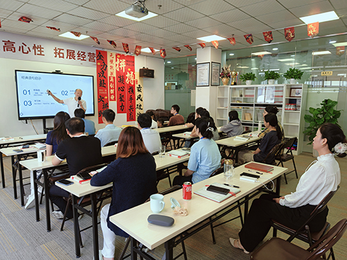 Aprovechando el poder de los libros y construyendo juntos el futuro de las tarjetas inteligentes Zhanfeng, se llevó a cabo con éxito la 34 ª sesión mensual de lectura compartida