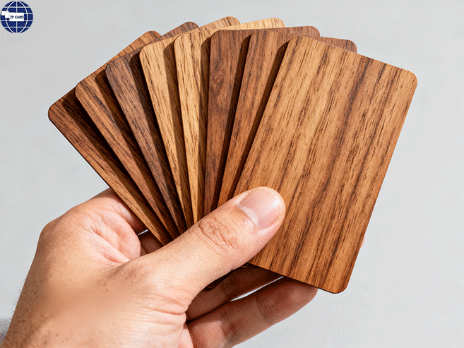 Tarjetas de habitación de Hotel personalizadas de madera eco-consciente: mezcla de sostenibilidad con identidad de marca